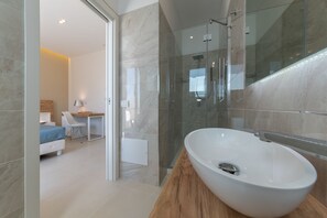 Superior-Doppel- oder -Zweibettzimmer, Balkon | Badezimmer