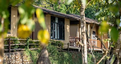 Jungle Villa Resort