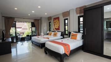 3 bedrooms, in-room safe, blackout curtains, iron/ironing board