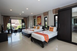 3 bedrooms, in-room safe, blackout curtains, iron/ironing board