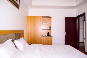 Living area - Chinese Business Hotel (Kampala)