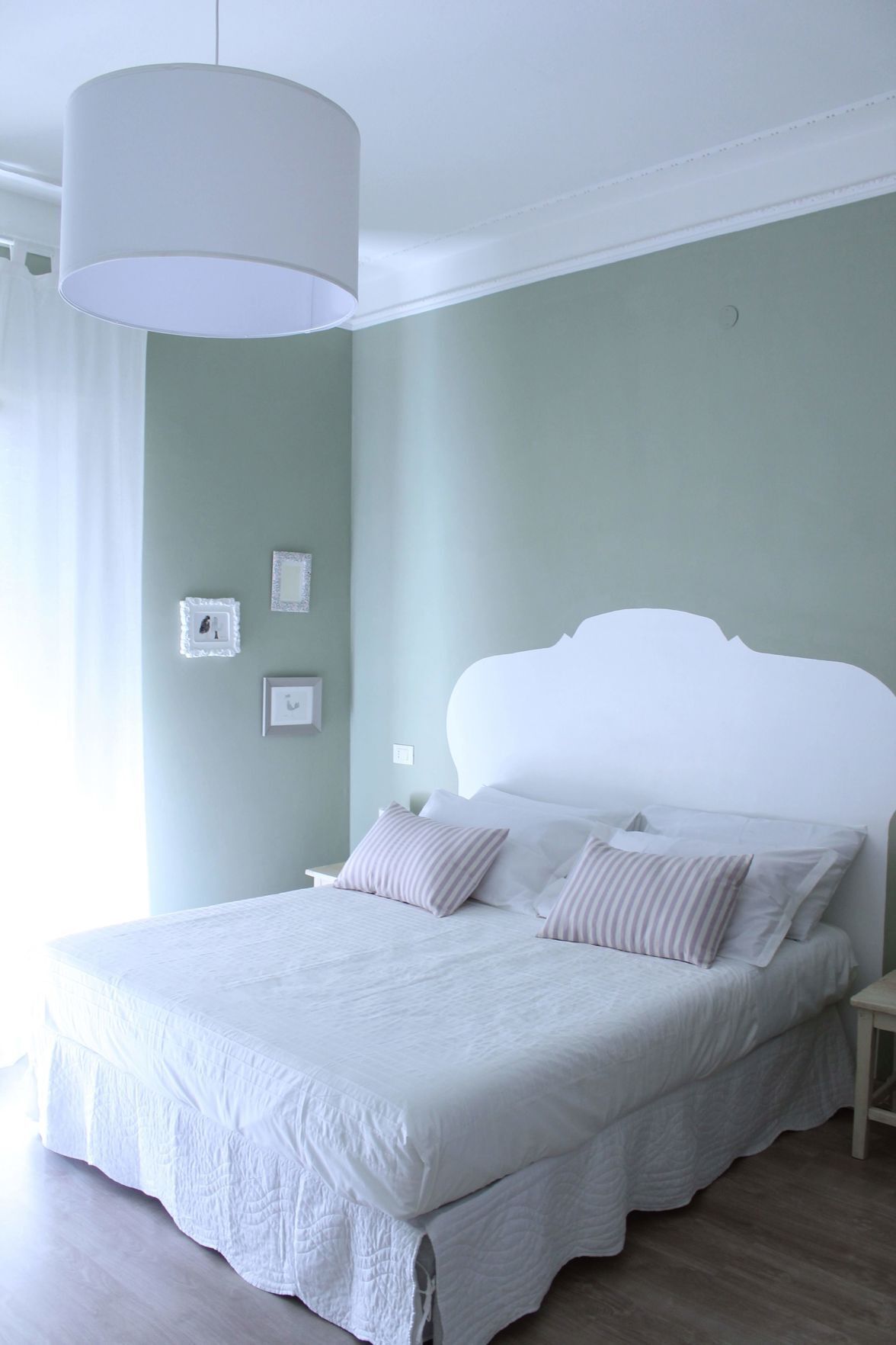 Premium bedding, pillow-top beds, minibar, in-room safe