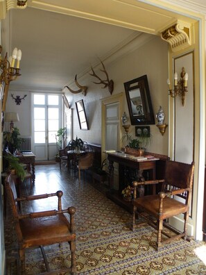 Interior entrance - Château de Colliers (Muides-sur-Loire)