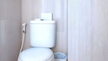 Exclusive Family Apartment | Bathroom | Shower, towels