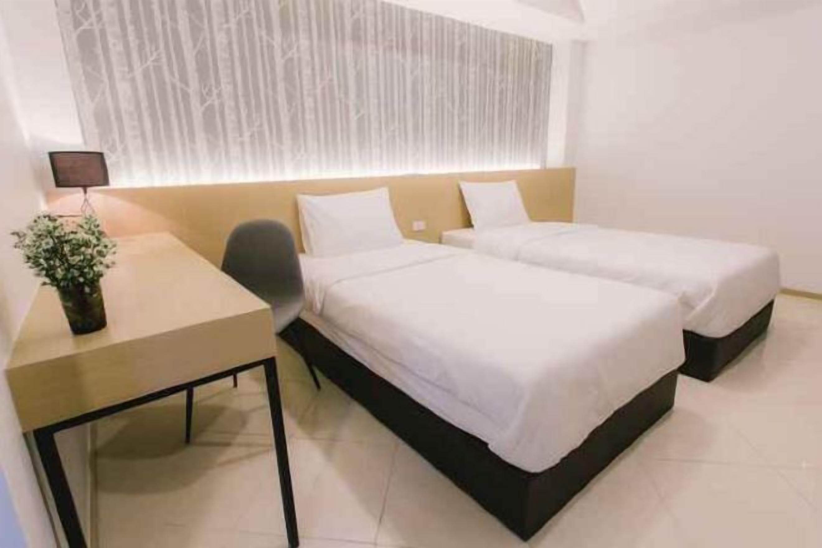 Frigobar, escrivaninha, Wi-Fi de cortesia, roupa de cama