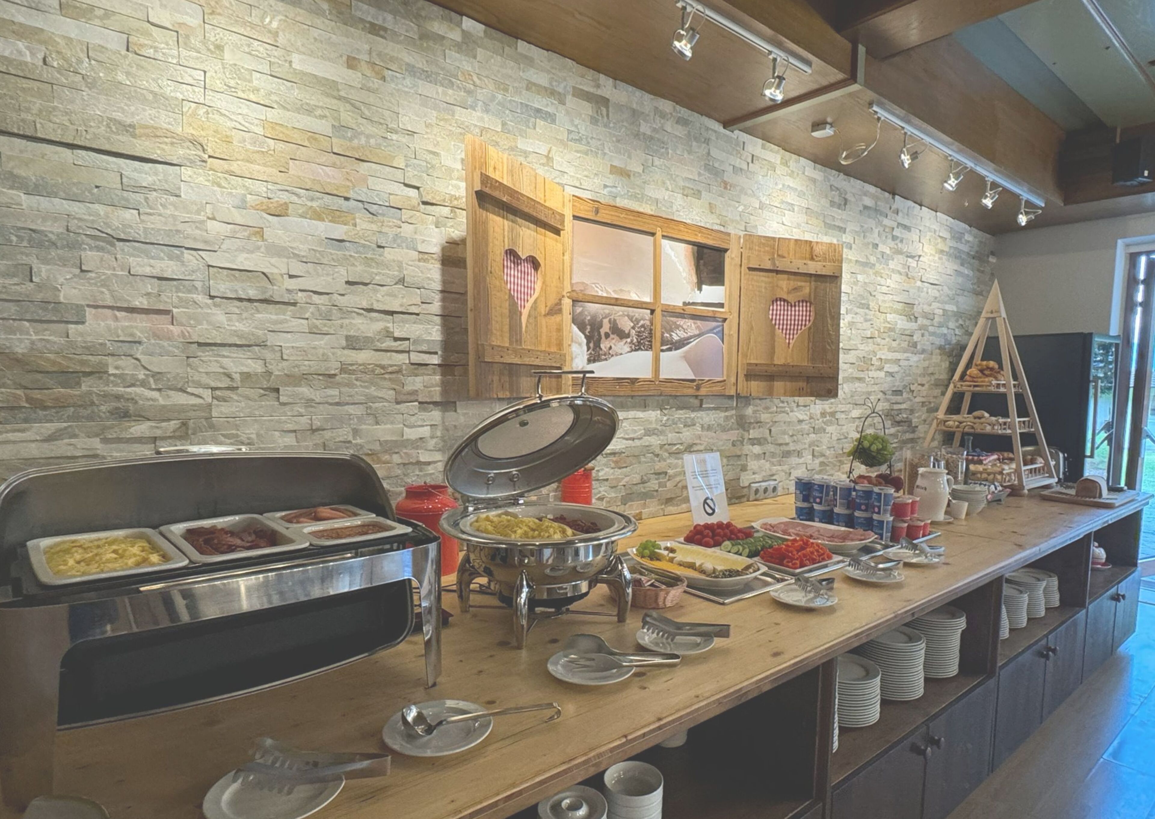 daily continental breakfast (eur 14 per person)