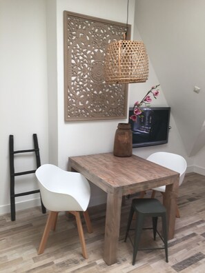 Apartemen Deluks, 1 kamar tidur, dapur | Seprai premium dan didekorasi berbeda-beda