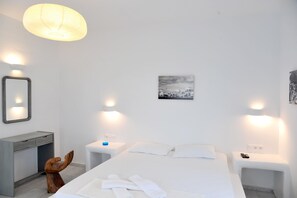 Deluxe Twin Room | Minibar, in-room safe, desk, iron/ironing board - Helios Beach Studios (Naxos)