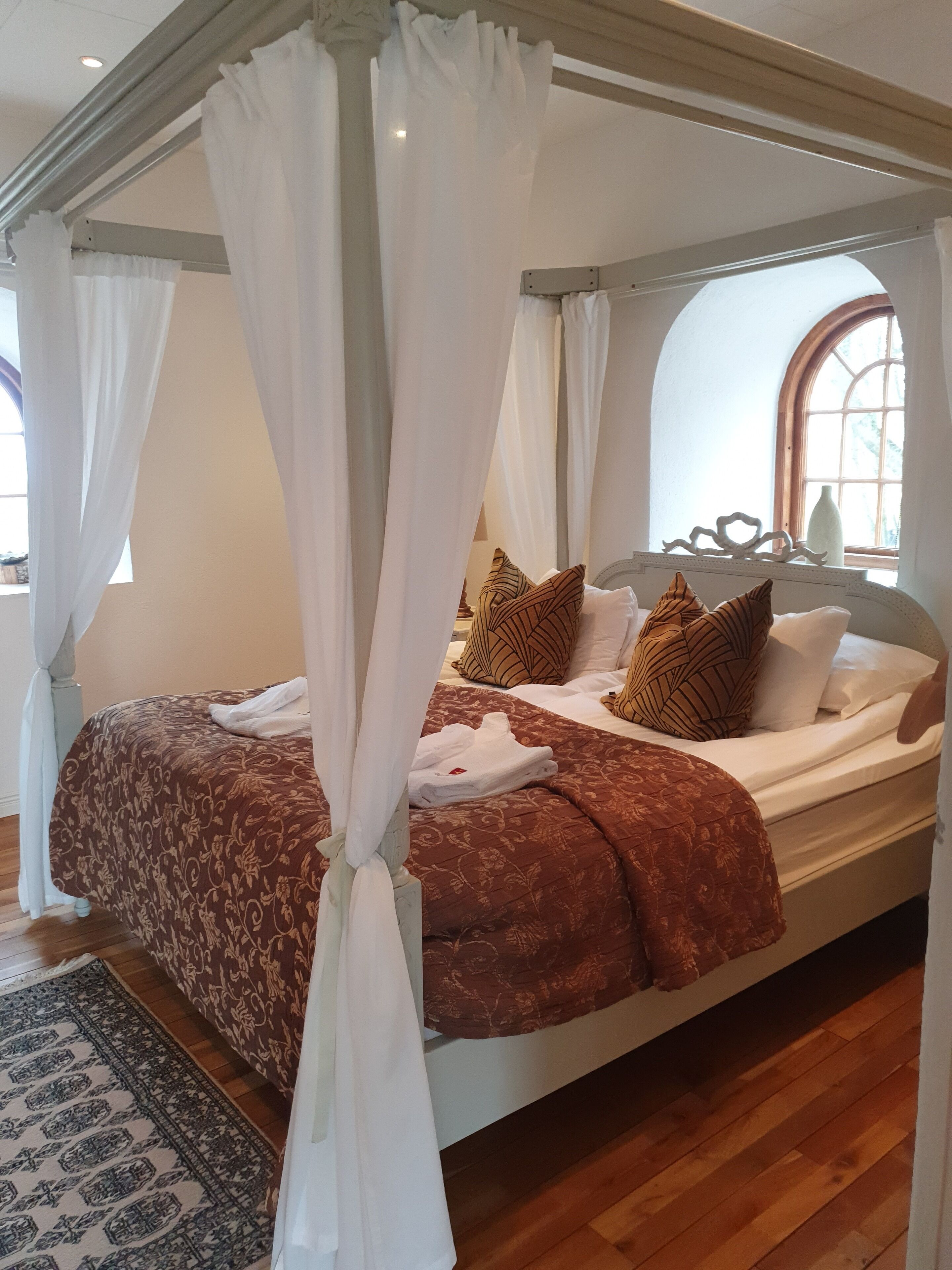 suite | 1 bedroom, blackout curtains, iron/ironing board, free wifi