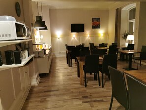 Free daily buffet breakfast  - Sundsvall City Hotel (Sundsvall)