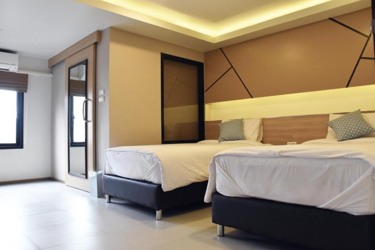 Rollaway beds (surcharge), WiFi (free), bed sheets