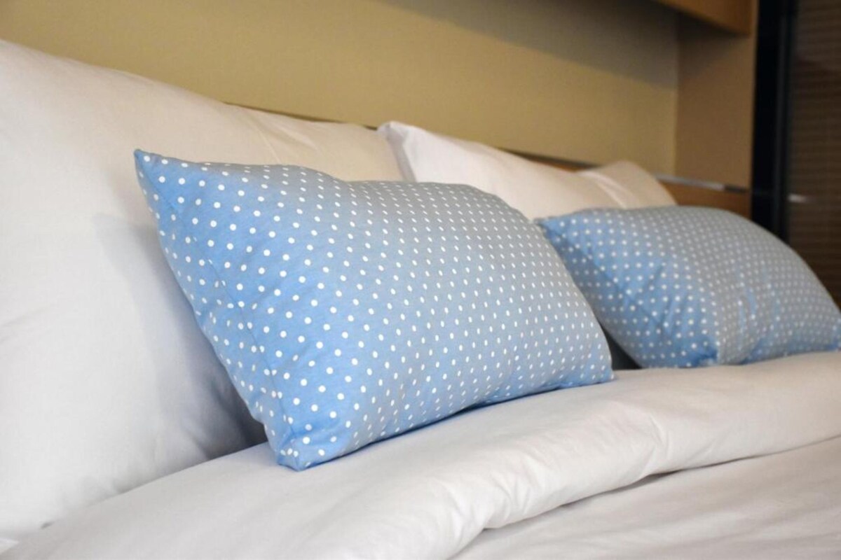 Rollaway beds (surcharge), WiFi (free), bed sheets