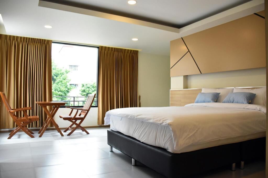 Rollaway beds, free WiFi, bed sheets