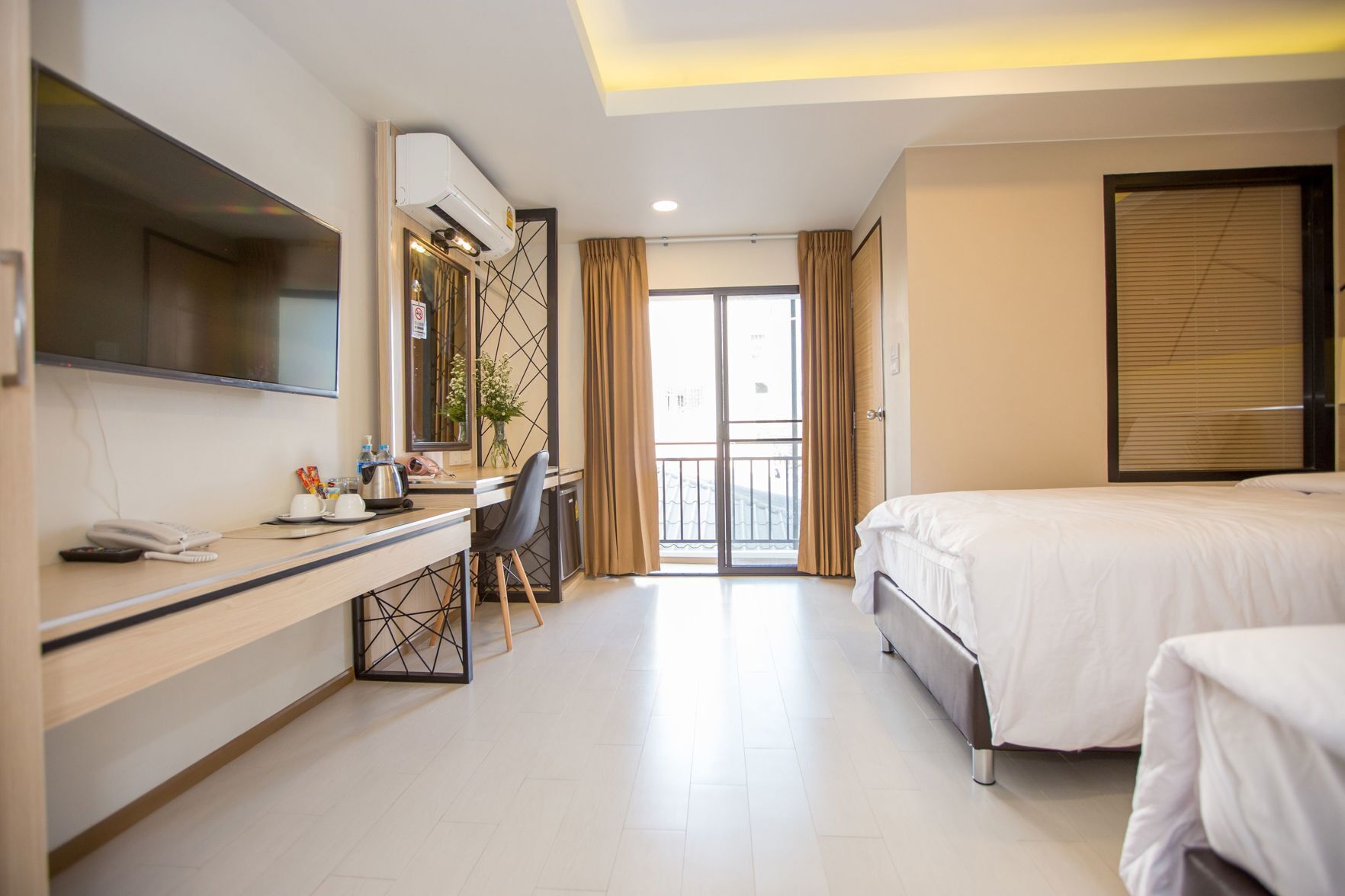 Rollaway beds, free WiFi, bed sheets