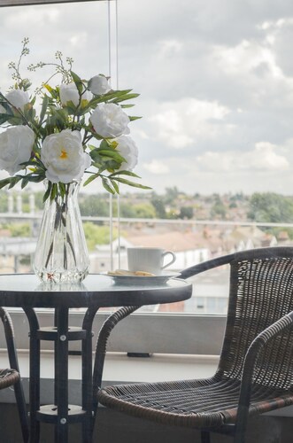 Morland House Apartments