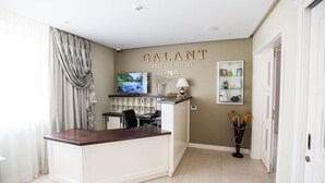 Reception - Galant Hotel (Truskavets)