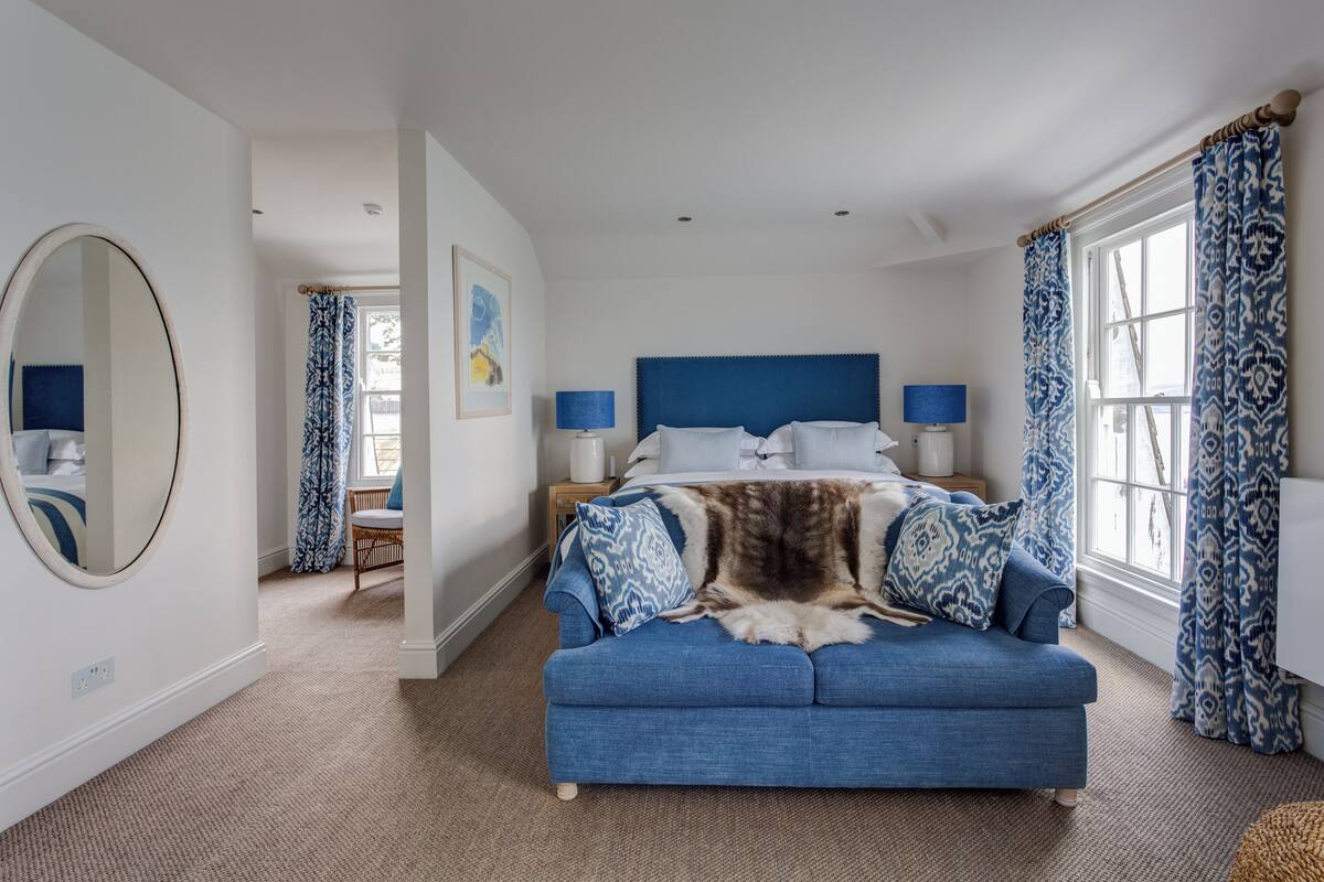 grand room, sea view (grand sea view) | 1 bedroom, hypo-allergenic bedding, minibar, individually decorated