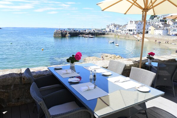 Breakfast, lunch, dinner served; local cuisine - The Idle Rocks (Truro)