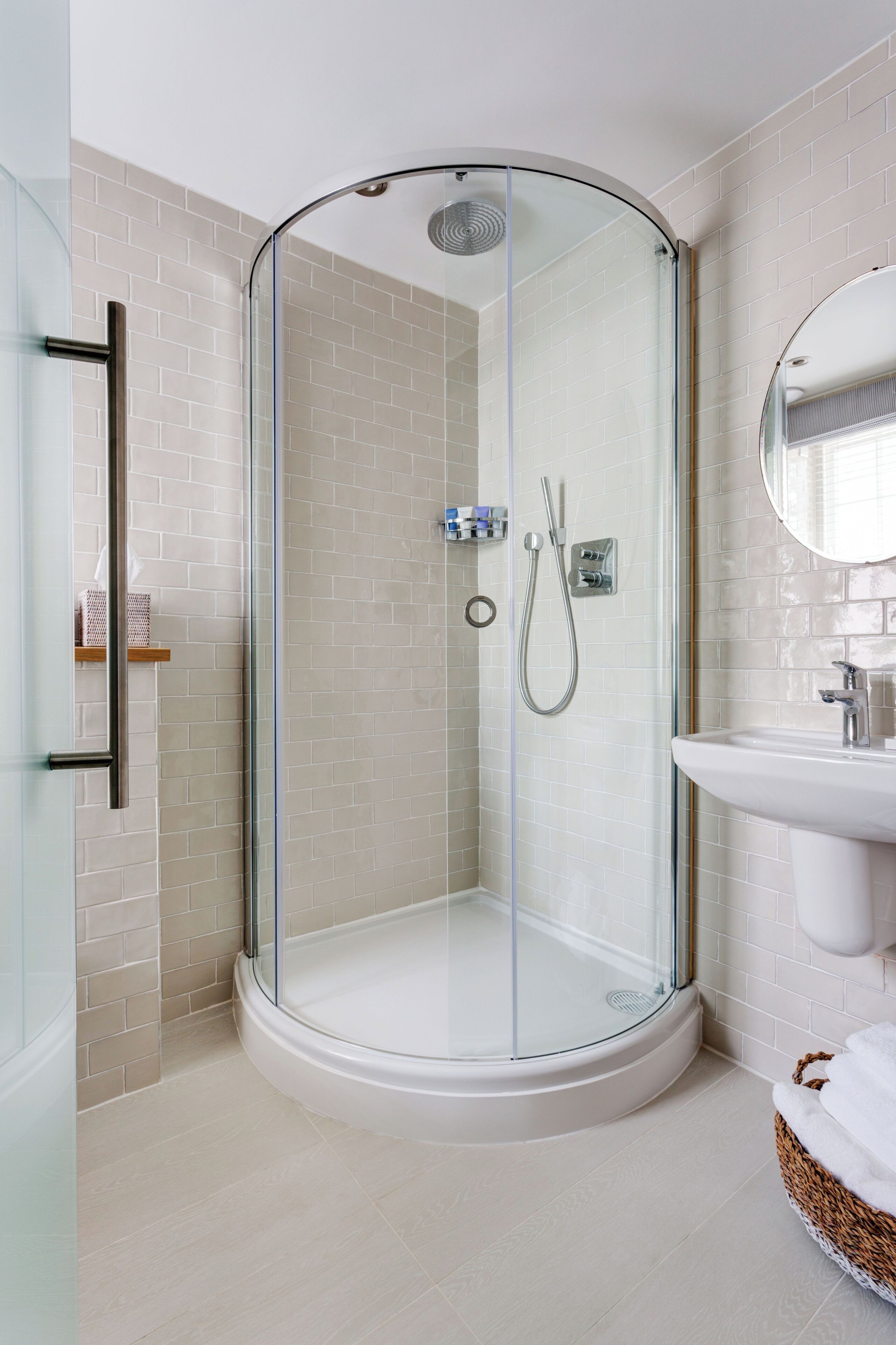 classic double room, 1 queen bed (village cosy) | bathroom | slippers, towels