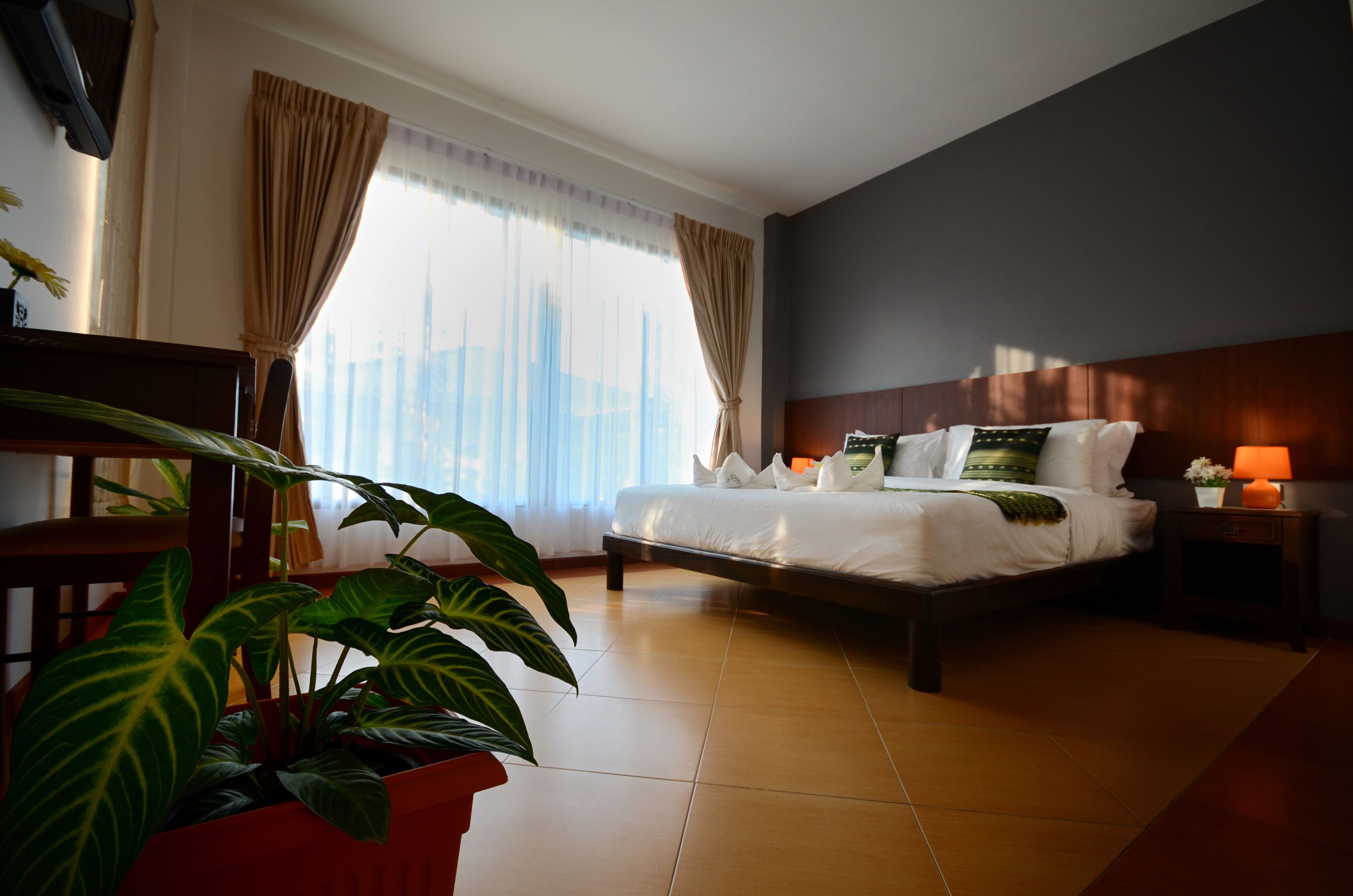deluxe villa with king bed | 1 bedroom, in-room safe, desk, laptop workspace