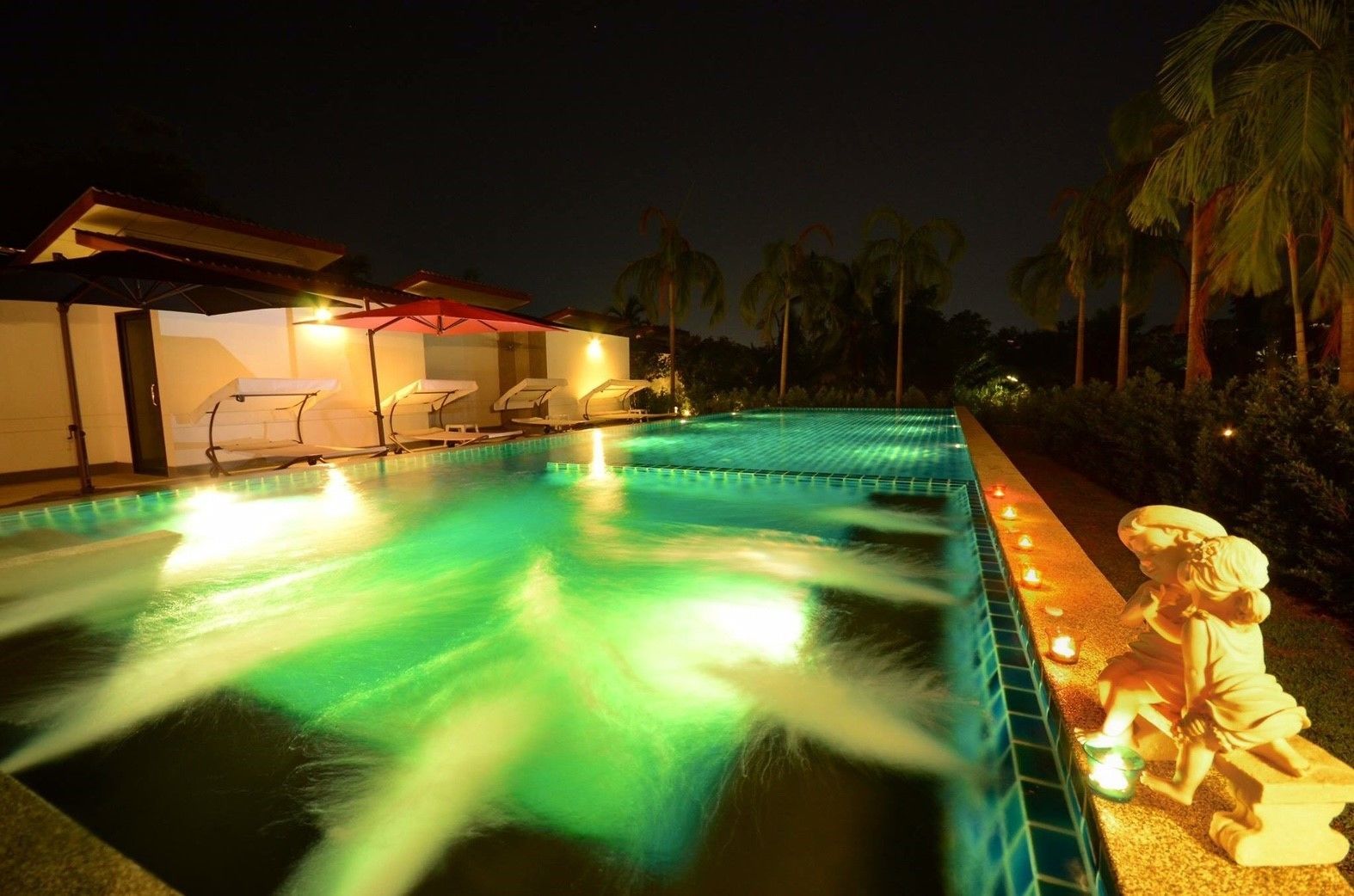 outdoor pool, pool loungers