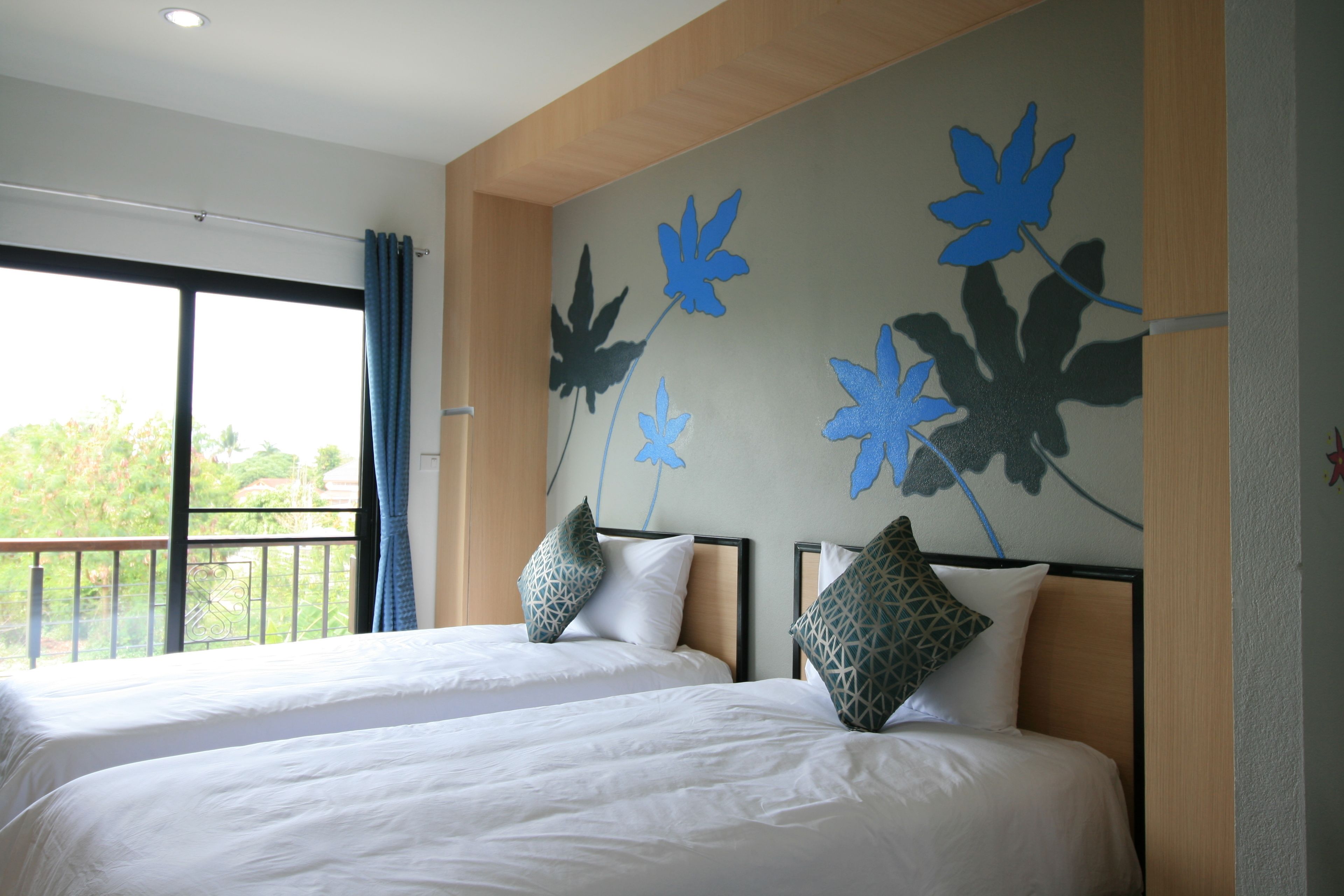 deluxe room, 2 single beds, balcony | 1 bedroom, individually decorated, desk, free wifi