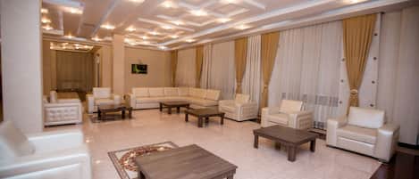 Coin salon dans le hall