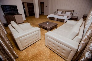 スイート | ミニバー、デスク、アイロン / アイロン台、ベビーベッド (無料)