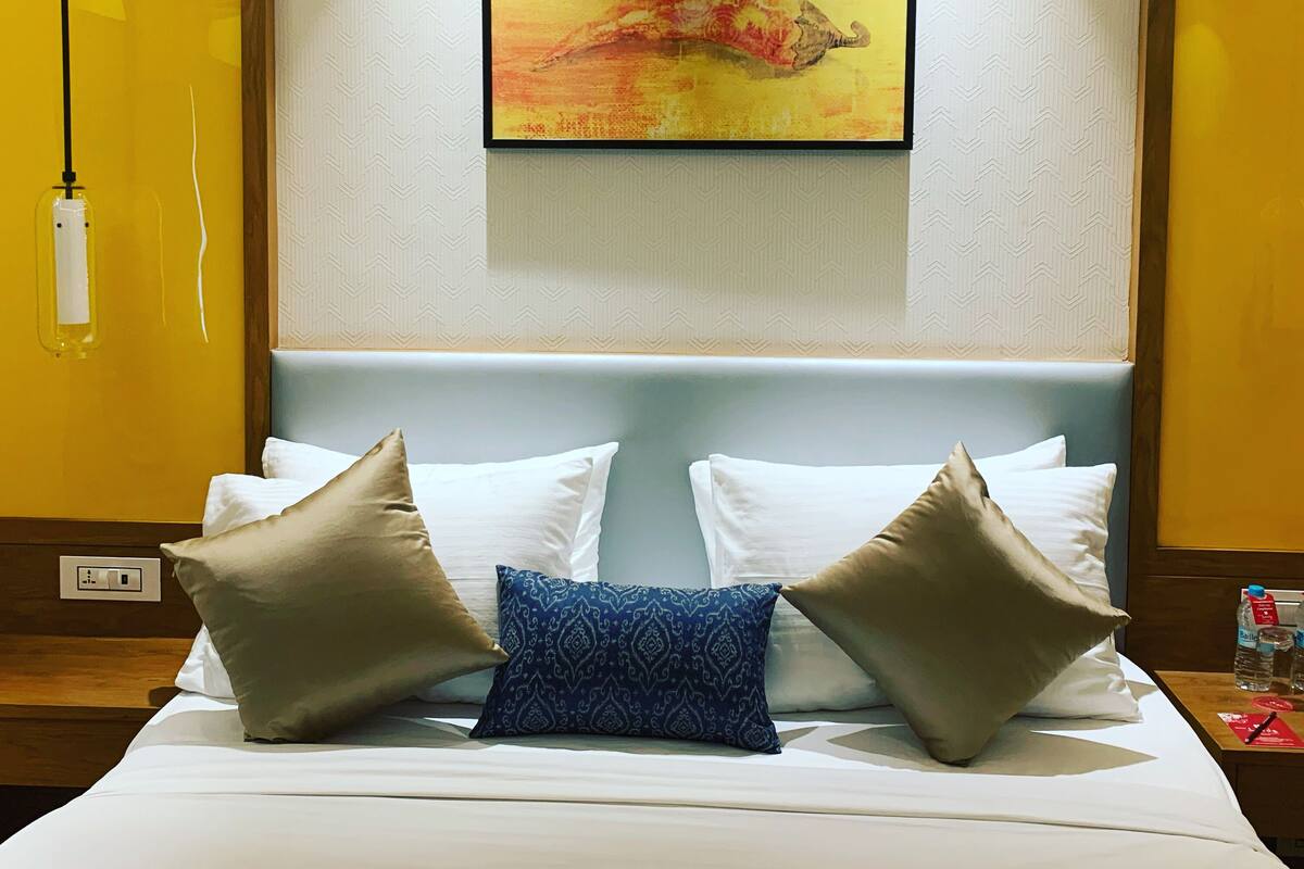 In-room safe, desk, soundproofing, free WiFi