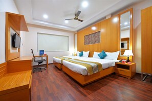 Superior Room | In-room safe, desk, soundproofing, free WiFi