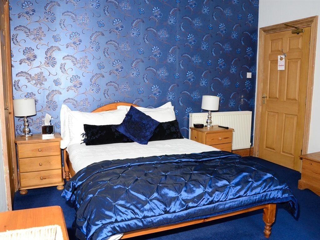 Kahden hengen standard-huone, kylpyhuone makuuhuoneen yhteydessä | 1 makuuhuone