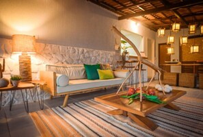 Lobby sitting area - Ecocharme Pousada do Marcilio (Fernando de Noronha)