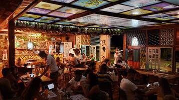 Lunch and dinner served, Spanish cuisine