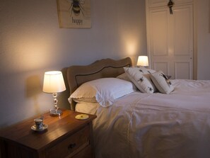 Comfort Double or Twin Room, Ensuite - The Mitre Inn (Sherborne)