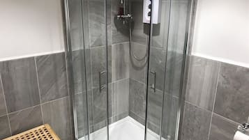 Dobbeltrom – comfort, eget bad | Bad