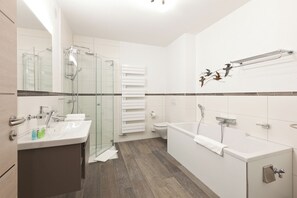 Apartment, 2 Bedrooms (Mittelmeer) | Bathroom