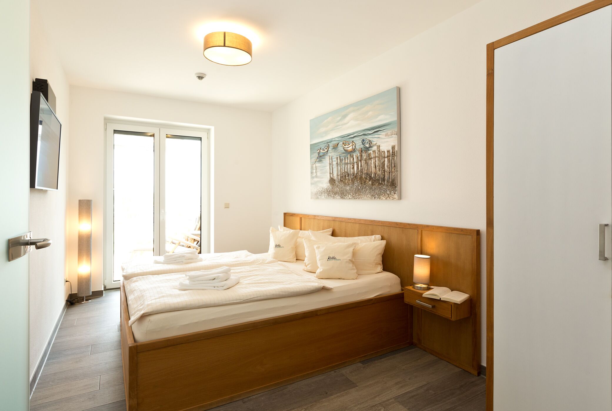 apartment, 1 bedroom | living area | 32-inch tv with satellite channels, fireplace, dvd player