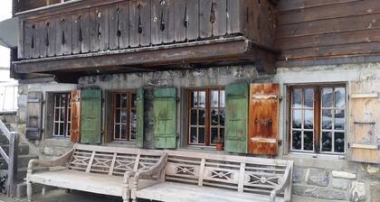 Cosy authentic Chalet in Gsteig
