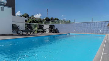 Minibar, escritorio, cortinas opacas y wifi gratis