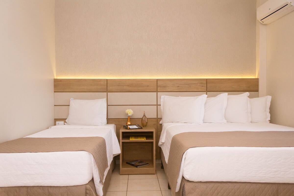 apartamento luxo quadruplo | 1 bedroom, minibar, desk, blackout curtains