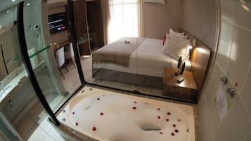 Ducha, artículos de tocador gratuitos, secador de pelo, toallas