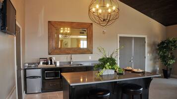 Penthouse, 1 King Bed with Sofa bed (West Grand Penthouse) | 1 bedroom, premium bedding, individually decorated