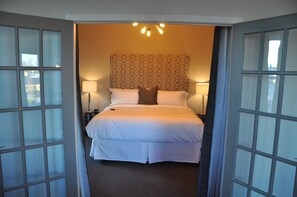 Suite, 1 kingsize-seng med sovesofa (Metropolitan Suite) | 1 soverom, sengetøy av topp kvalitet og individuelt dekorert