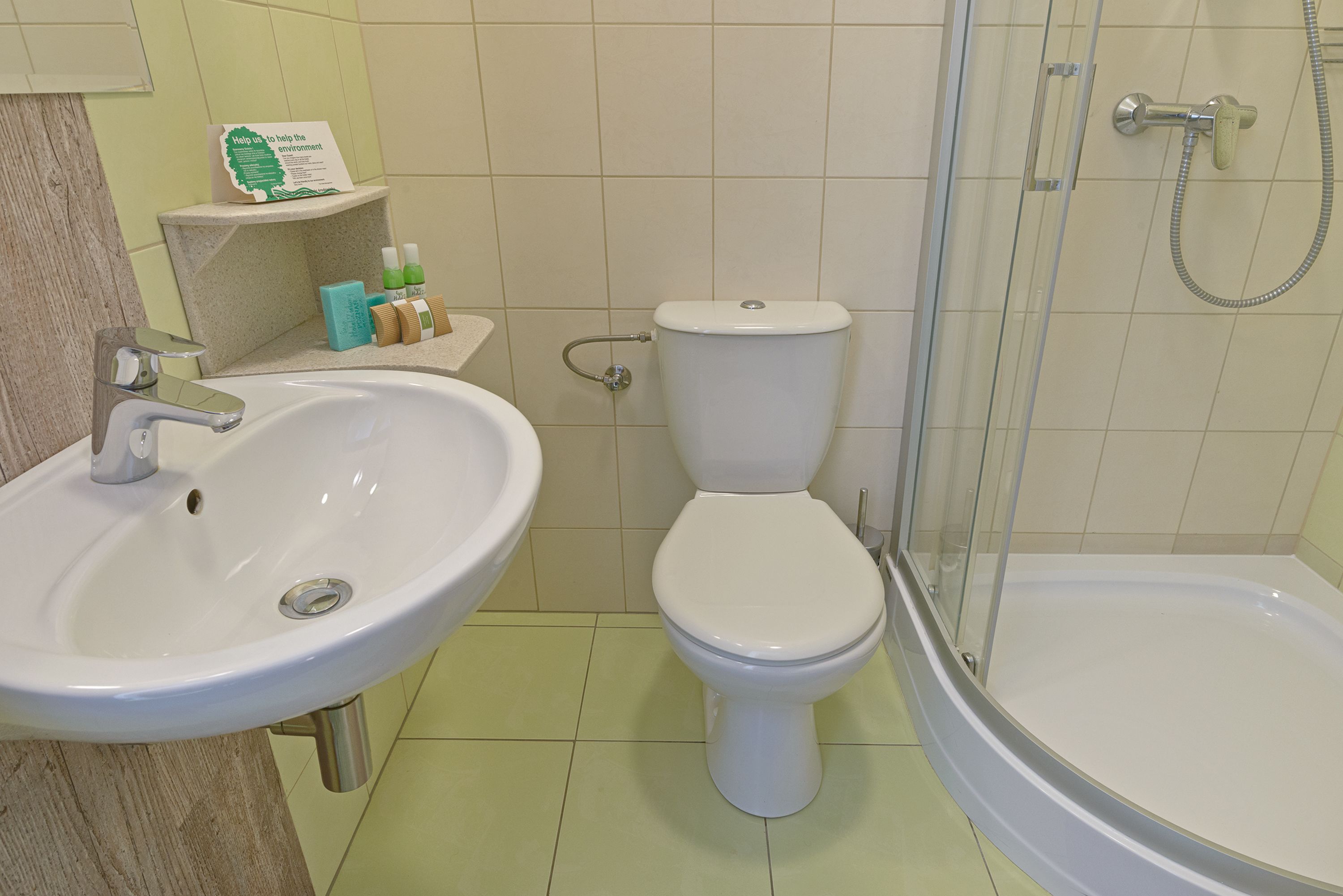 single room | bathroom | shower, free toiletries, towels