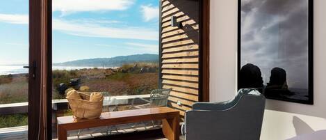 Superior kamer, 1 kingsize bed, uitzicht op het strand | Een kluis op de kamer, gratis wifi, beddengoed