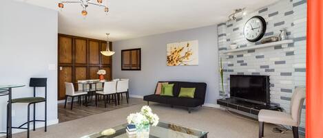 Flat-screen TV, fireplace