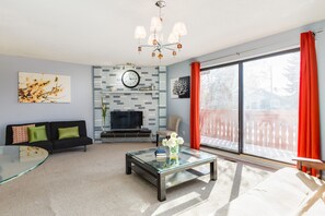 Balcony - Superb 3BR mins to DT SAIT (Calgary)