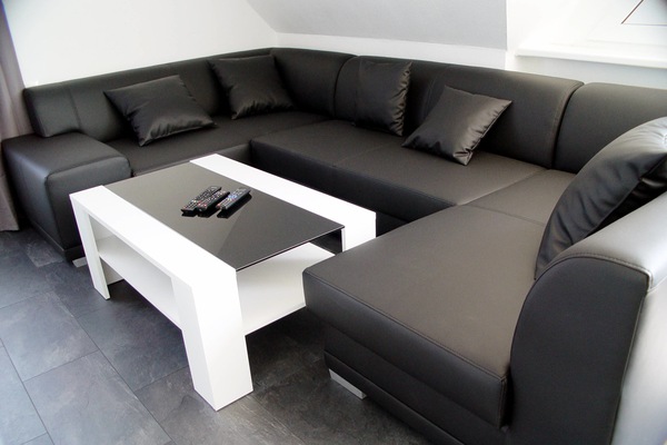 Premium Apartment, 1 Bedroom, Non Smoking, Garden View | Ruang tamu | 55 inci televisyen skrin rata dengan satelit, TV, pemain DVD