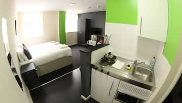 Double Room, Kitchen