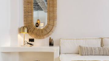 Hochwertige Bettwaren, Minibar, Zimmersafe, individuell dekoriert